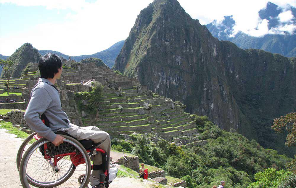 Machu Picchu Accessible for Travelers with Disabilities - Machu Picchu con personas discapacitada Tourist in Machu Picchu