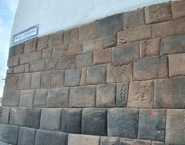 calle 7 culebras de cusco