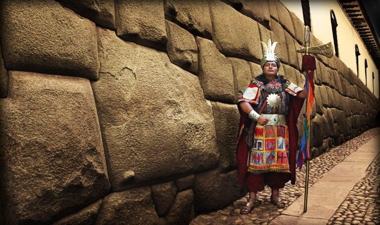 calle hatun rumiyoc cusco