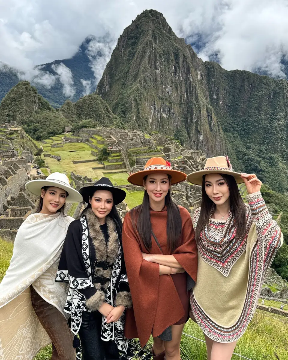 nuestas-pasajeras-latinas-disfrutando-del-servicio-de-lujo-en-cusco