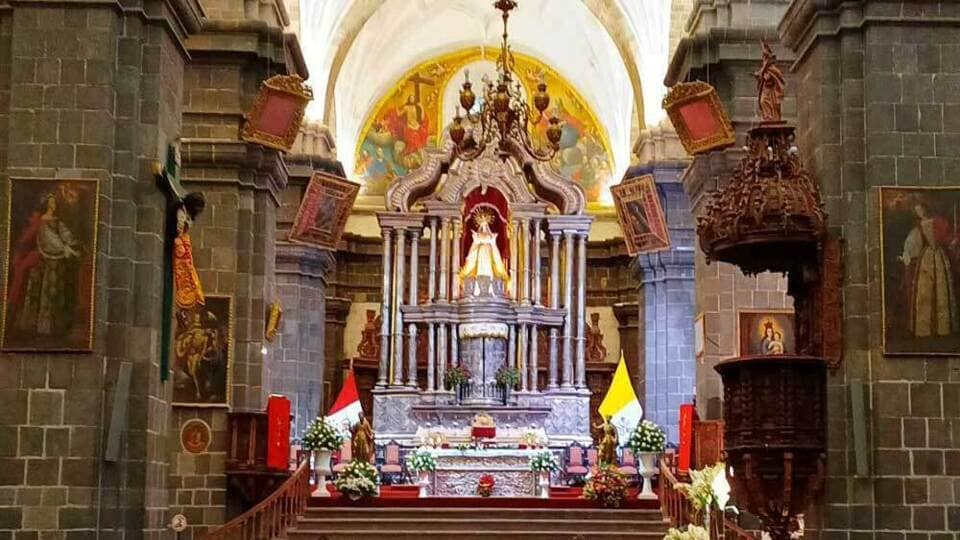 Catedral del Cusco: precios, horarios y qué ver en 2026 - El altar mayor de platacatedral del cusco El altar mayor de plata,catedral del cusco