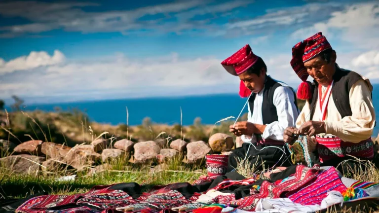 Isla Taquile en puno a medio día.
