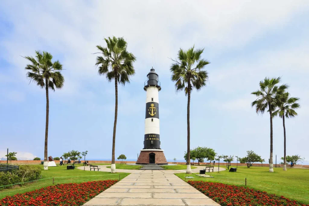 Los mejores barrios de Lima para turistas: Qué visitar en 2026 - Malecon de Miraflores miraflores