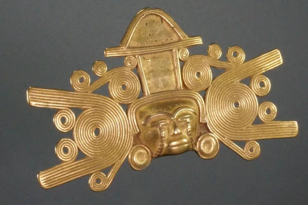 Museo Oro del Perú: Tesoros Preíncas y colección de Armas del Mundo - Piezas oro Colección De Oro