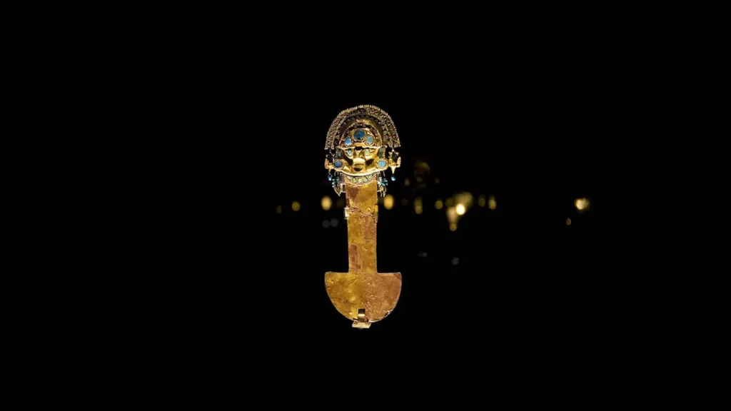 Museo Oro del Perú: Tesoros Preíncas y colección de Armas del Mundo - tumi oro tumi oro