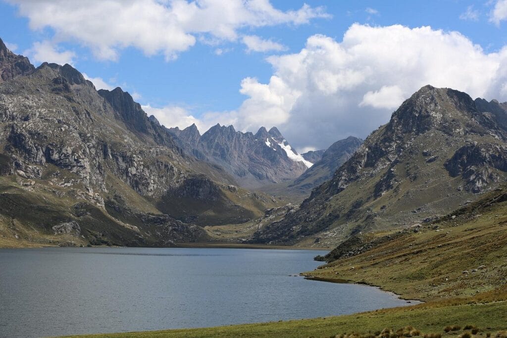Huchuy Qosqo Trek Route: Stretch, landscapes, and key points - Laguna Qoricocha Qoricocha Lagoon