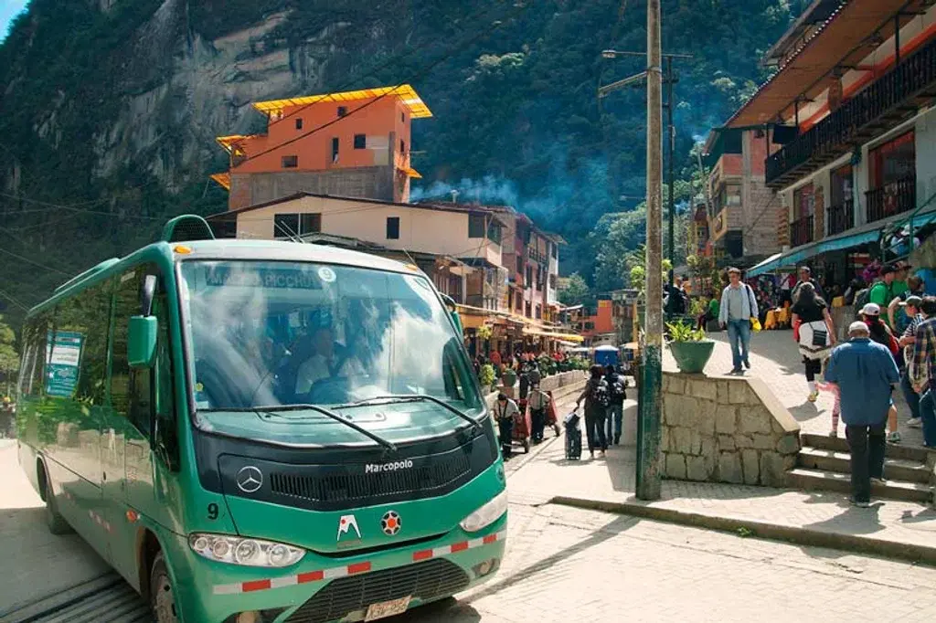 Everything You Need to Know to Travel to Machu Picchu - bus machupicchu Bus de subida y bajada en Aguas Calientes