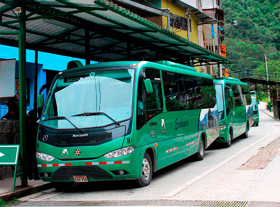How to get from Aguas Calientes up to Machu Picchu: bus or hike - consettur consettur